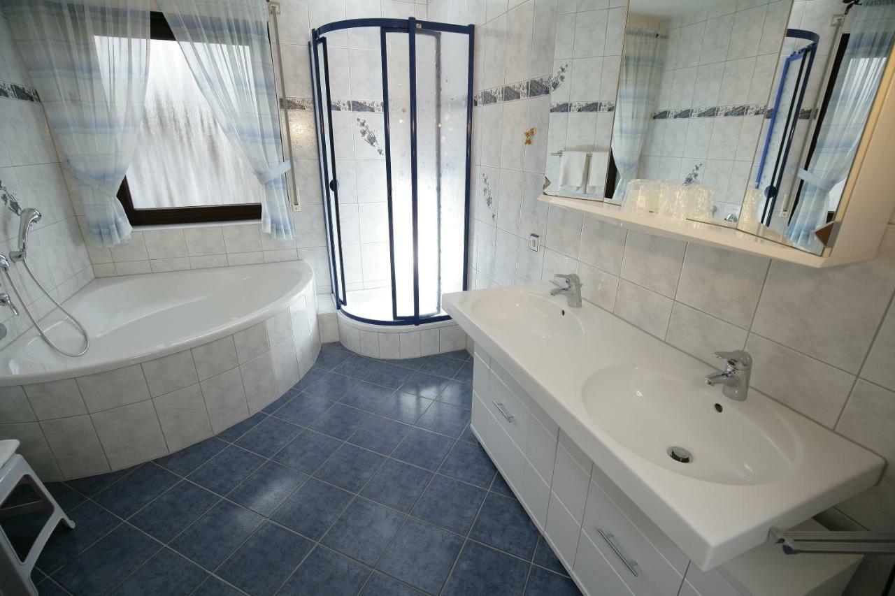 Hotel Am Baronenwald Goeppingen Ngoại thất bức ảnh