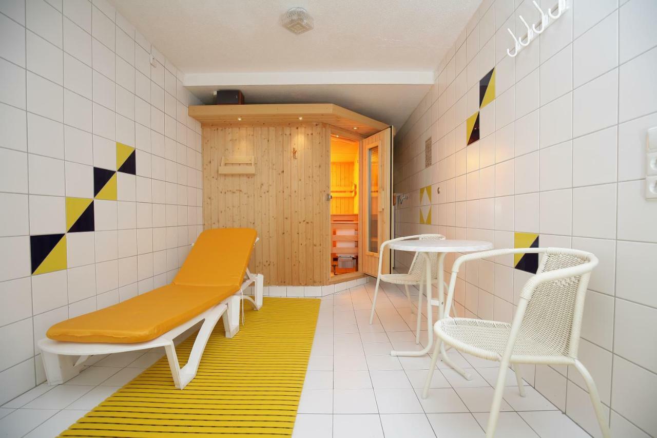 Hotel Am Baronenwald Goeppingen Ngoại thất bức ảnh