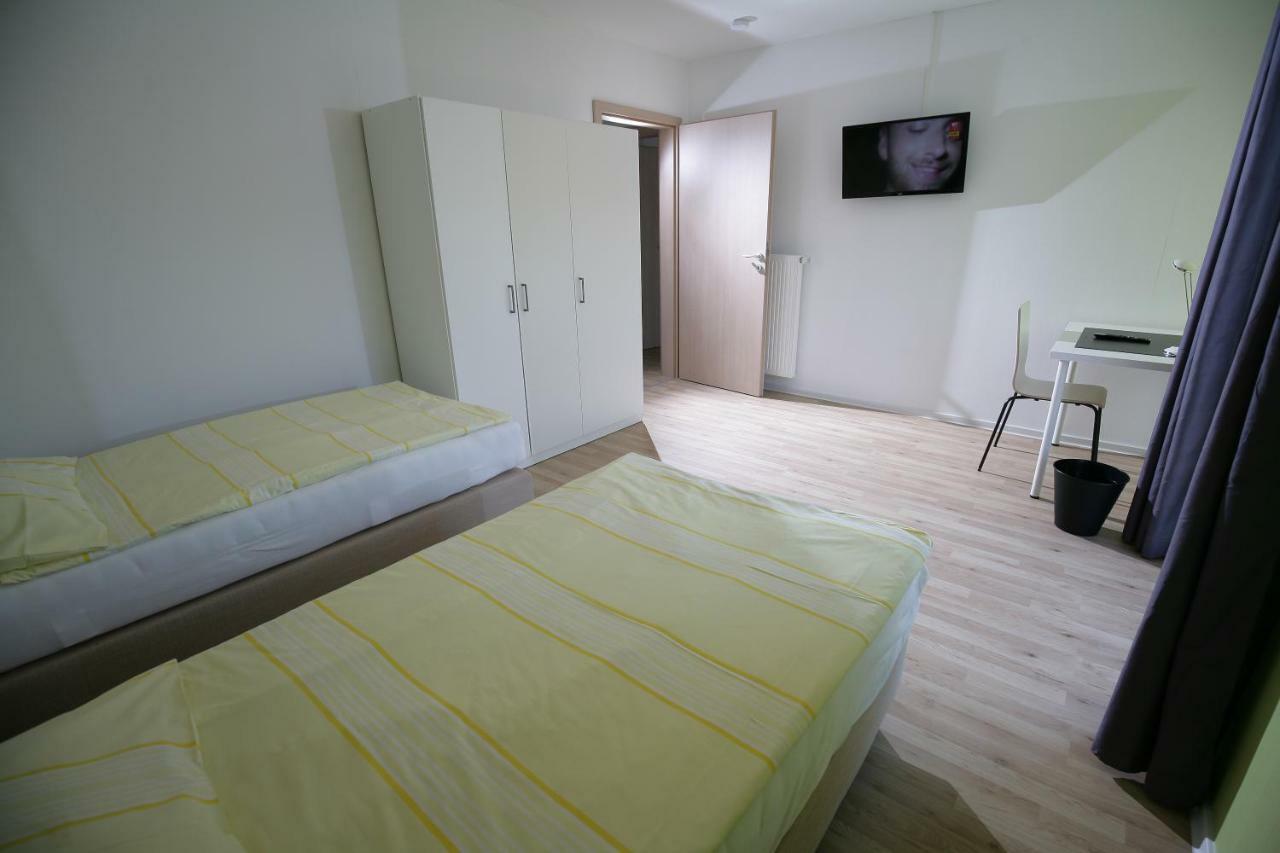 Hotel Am Baronenwald Goeppingen Ngoại thất bức ảnh