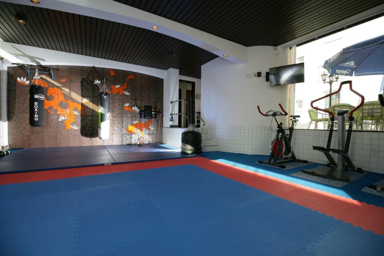 Hotel Am Baronenwald Goeppingen Ngoại thất bức ảnh