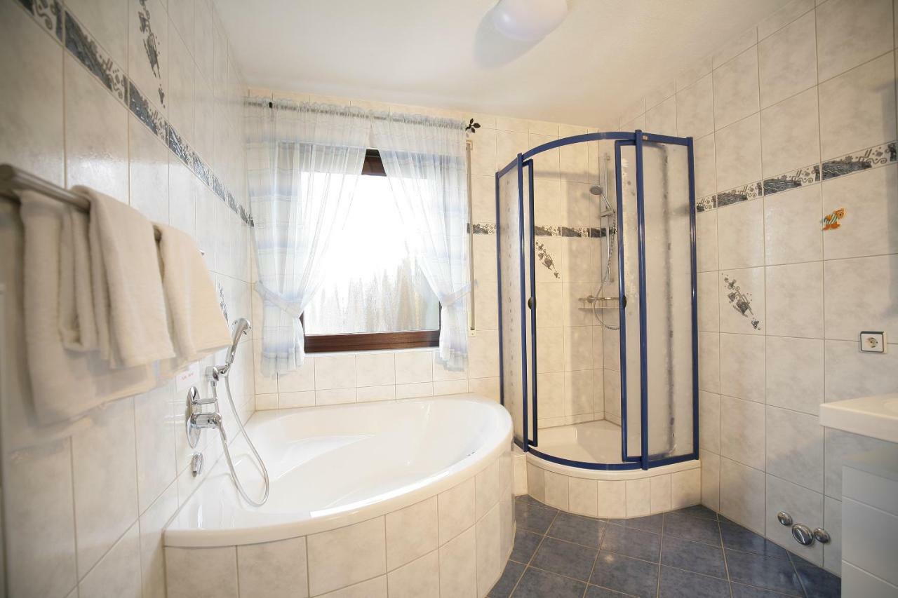 Hotel Am Baronenwald Goeppingen Ngoại thất bức ảnh
